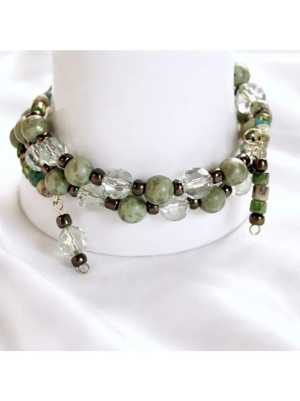 REIMAGINED Memory Wrap Bracelet Green Stone Glass Beads Adjustable Boho Nature - Picture 4 of 8